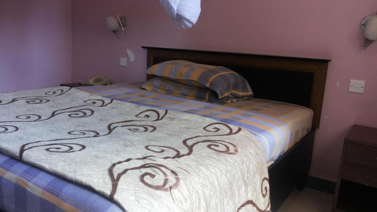 Palema Crown Hotel Gulu Екстериор снимка
