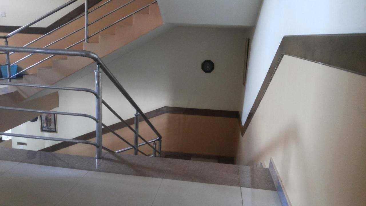 Palema Crown Hotel Gulu Екстериор снимка