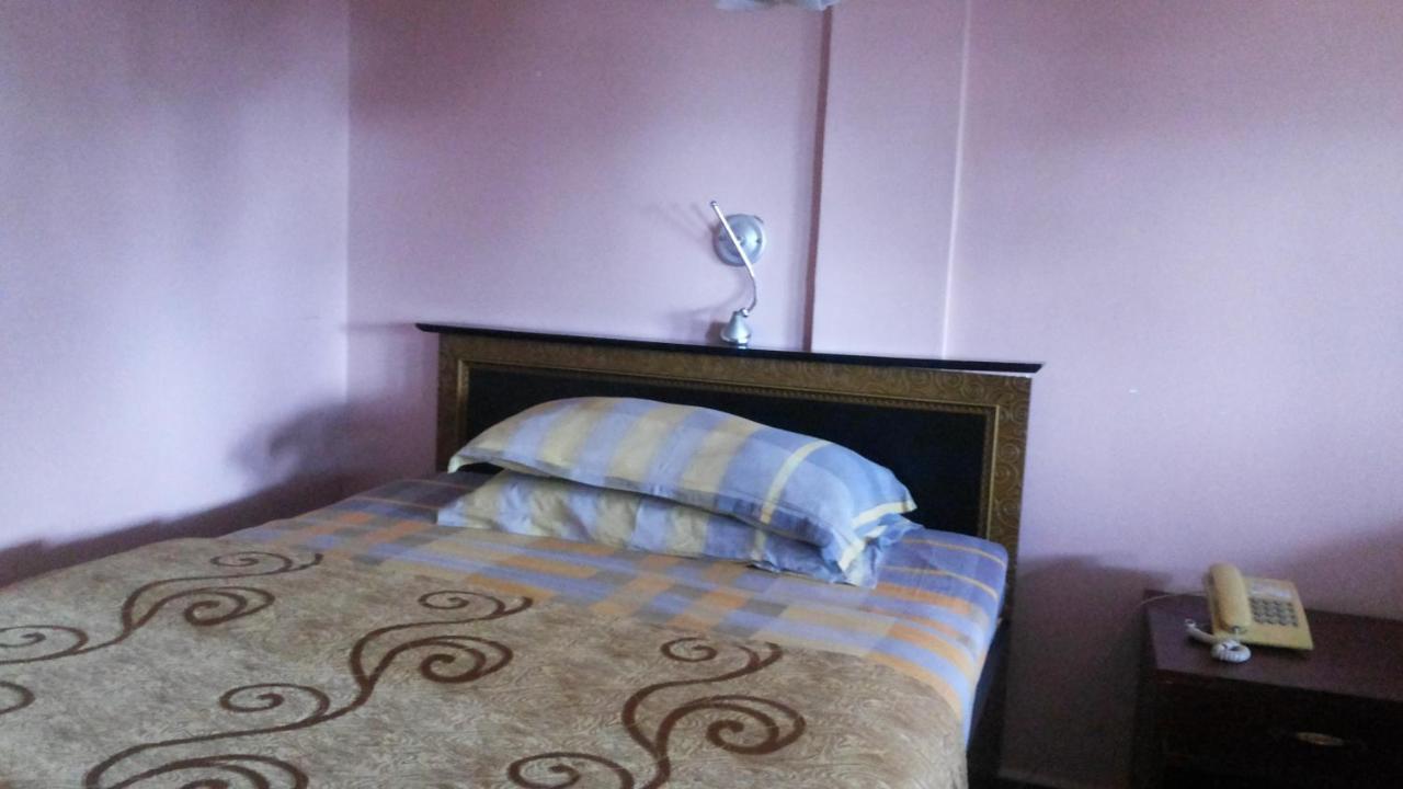 Palema Crown Hotel Gulu Екстериор снимка