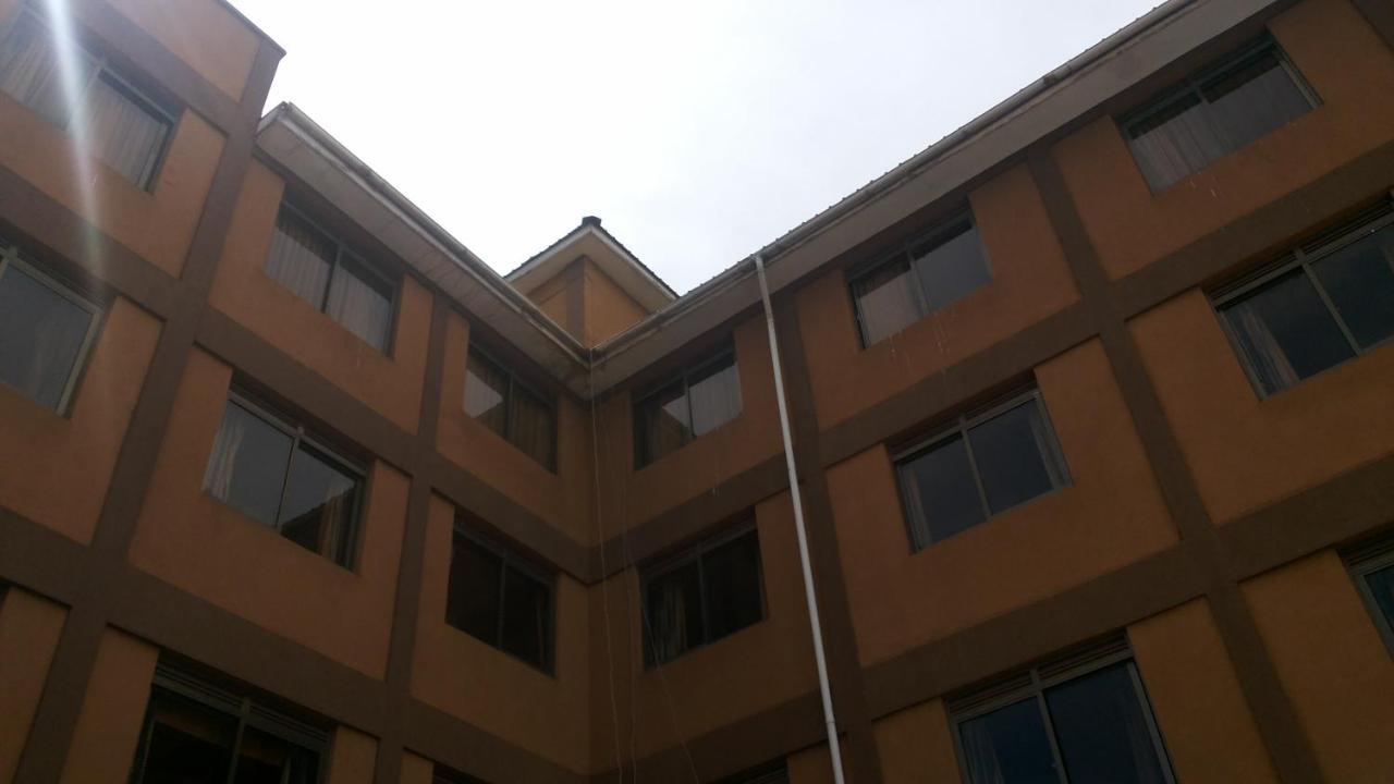 Palema Crown Hotel Gulu Екстериор снимка