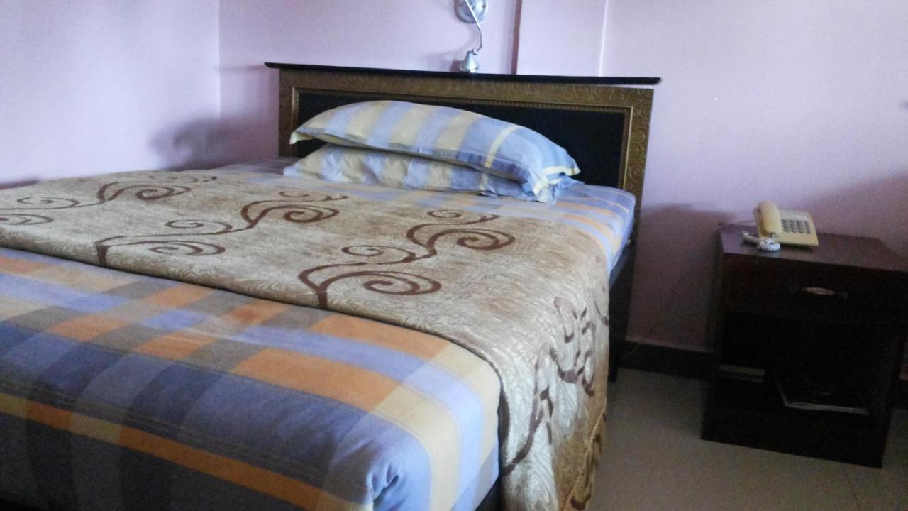 Palema Crown Hotel Gulu Екстериор снимка