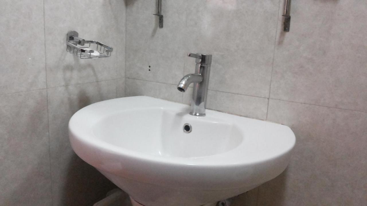 Palema Crown Hotel Gulu Екстериор снимка