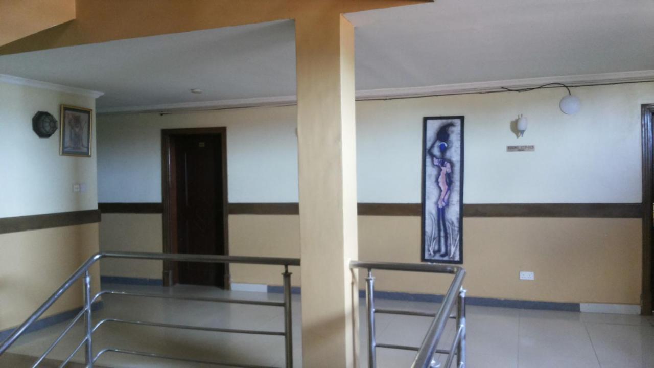 Palema Crown Hotel Gulu Екстериор снимка